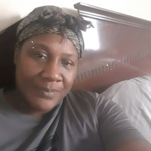 Meet your Posher, Yolanda